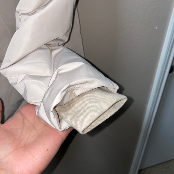 Long puffer jacket 🧥 - Picture 5 of 9